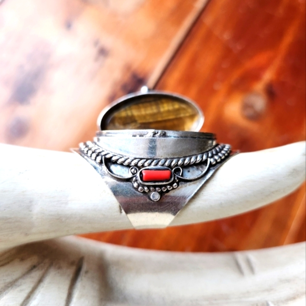 🤎New Boutique Item! Tiger Eye and Coral Gemstone "Poison" Ring💍 - Picture 3 of 14
